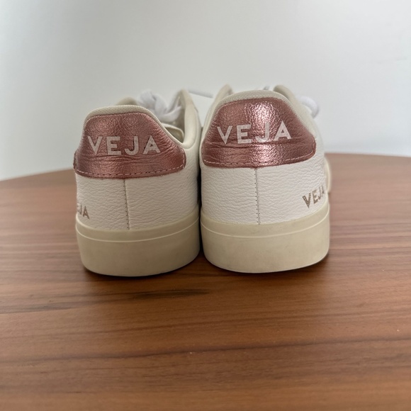 Veja Campo sneaker sz 7 white w/metallic pink - Picture 7 of 10